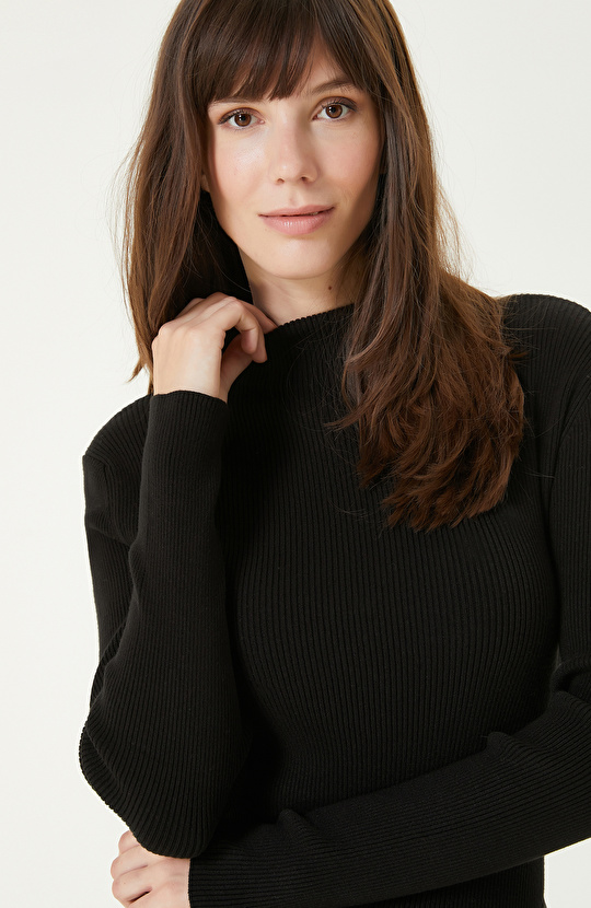 Siyah Dik Yaka  Basıc Triko Kazak