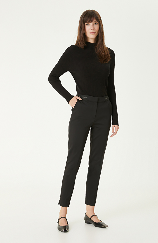 Siyah Dik Yaka  Basıc Triko Kazak