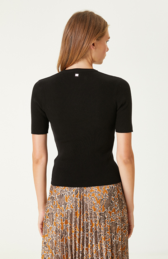 Black Short Sleeve Basic Knitted Sweater