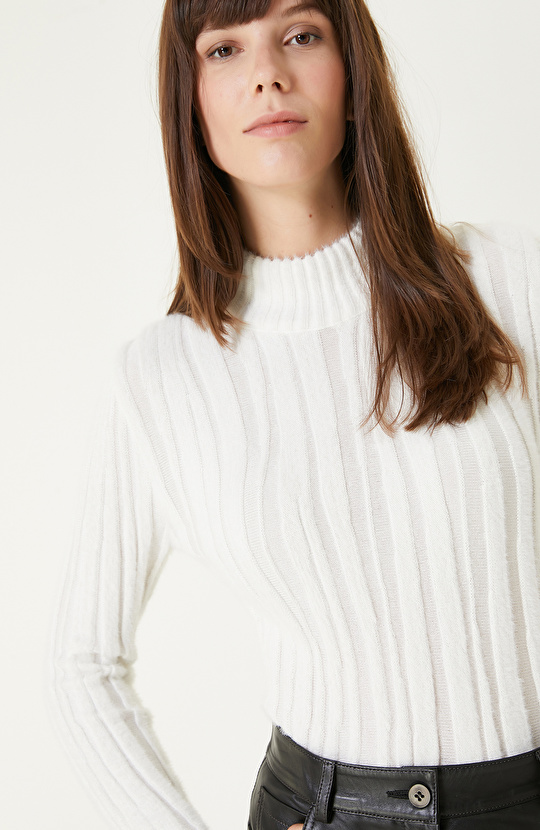 Off-White Soft Textured Knit Sweater