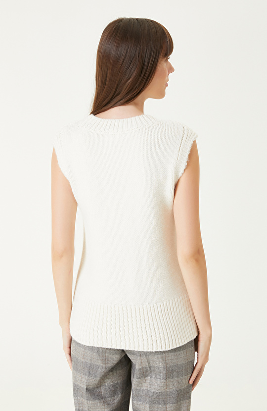 Kırık Beyaz Saç Örgülü Süveter