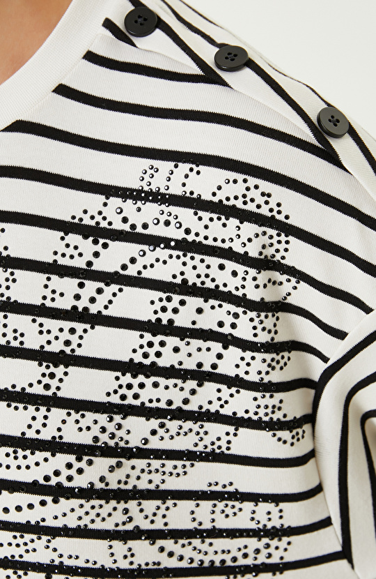 Beyaz Siyah Çizgili Uzun Kol Tshırt