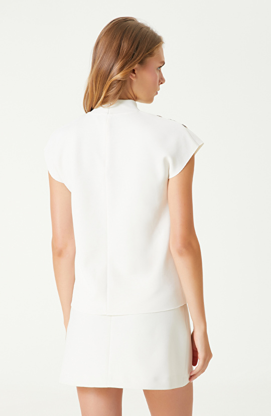 Kırık Beyaz Payet İşlemeli Tshırt