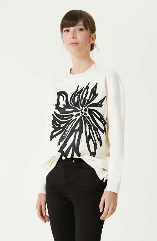 Kırık Beyaz Aplike Nakışlı SweaTshirt
