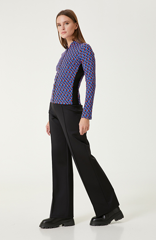 Mavi Kırmızı Beyaz N-Tech Desenli SweaTshirt