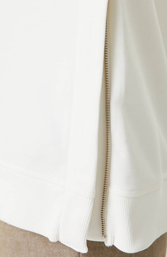 Kırık Beyaz Fular Detaylı SweaTshirt