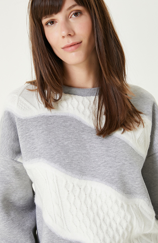 Gri Melanj Keçe Detaylı SweaTshirt