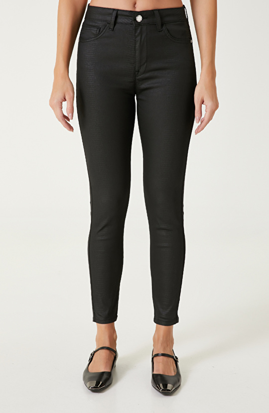 Siyah Kaplamalı Casual Pantolon