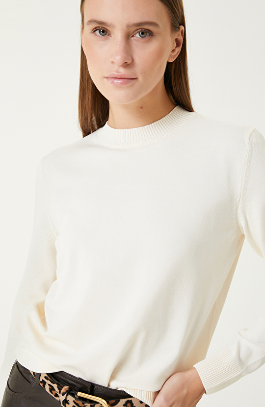 Kırık Beyaz Basic Kazak