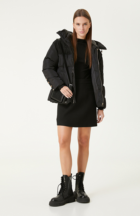 Siyah Kapitoneli Mont