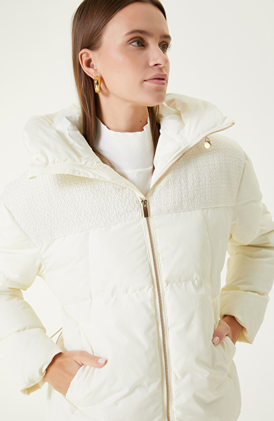 Kırık Beyaz Kapitoneli Mont