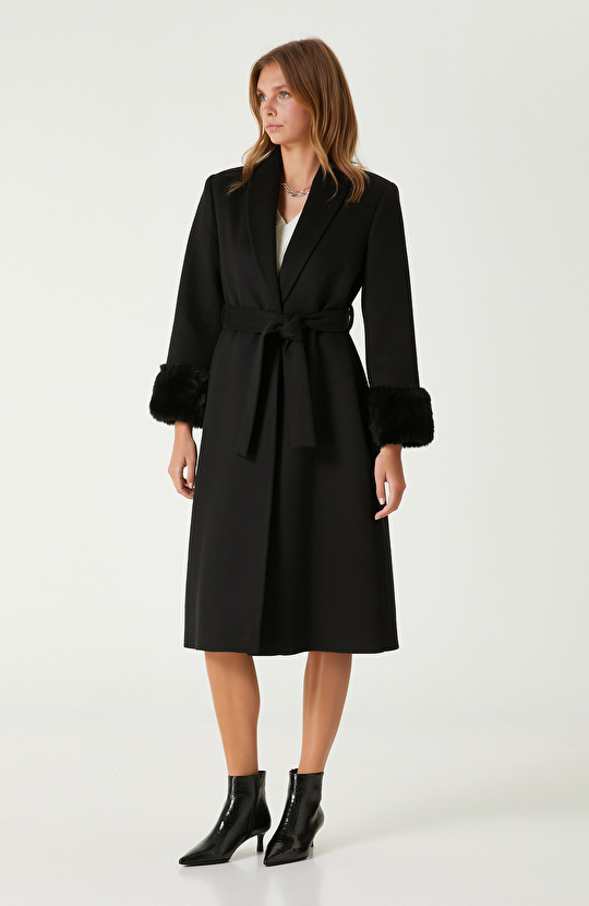 Siyah Diyagonal Desenli Manto