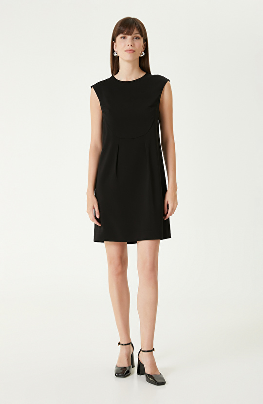 Siyah Kolsuz Mini Elbise