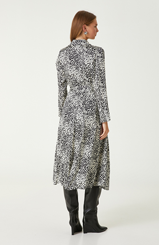 Siyah Beyaz Desenli Elbise