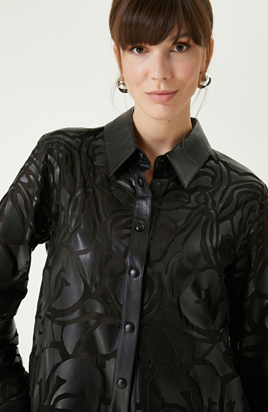 Siyah Limited Kesik Desen Detaylı Deri Gömlek