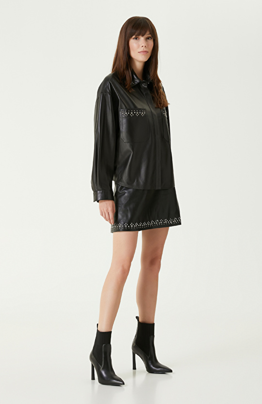 Siyah Trok Detaylı Deri Gömlek