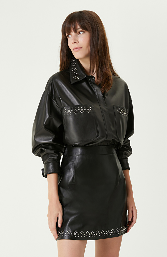 Siyah Trok Detaylı Deri Gömlek