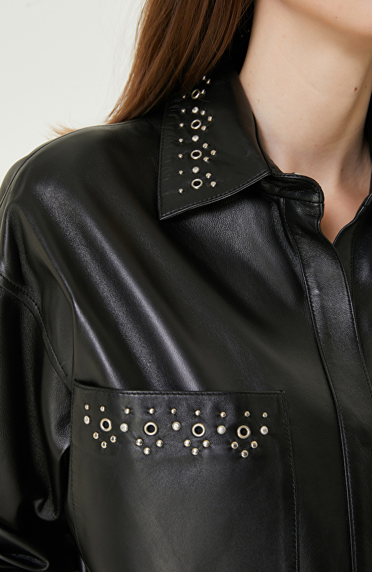 Siyah Trok Detaylı Deri Gömlek