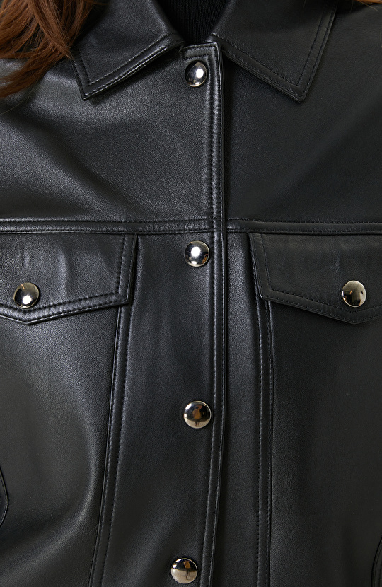 Siyah Çıtçıt Kapama Deri Mont