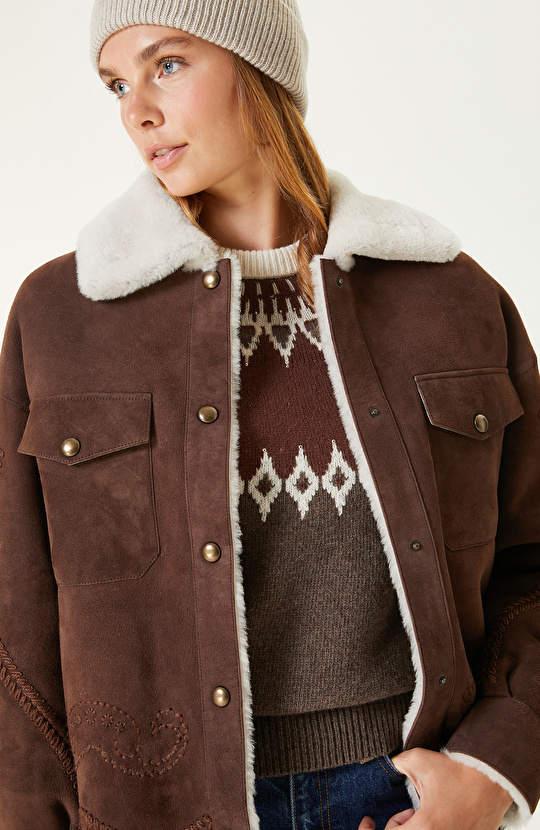 Kahverengi Nakış İşlemeli Suet Deri Mont