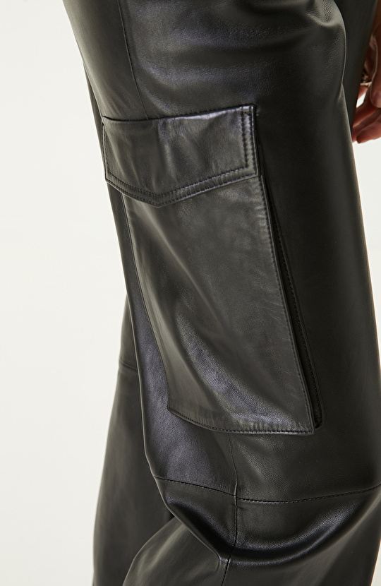 Siyah Kargo Cepli Deri Pantolon