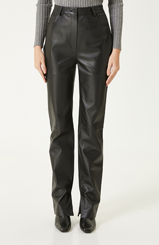 Siyah Paçası Yırtmaçlı Deri Pantolon