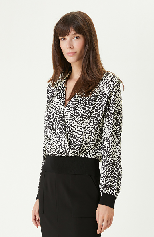 Siyah Beyaz Desenli Bluz