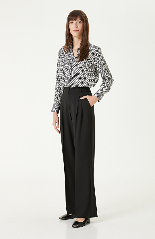 Siyah Beyaz Limited İpek Desenli Gömlek