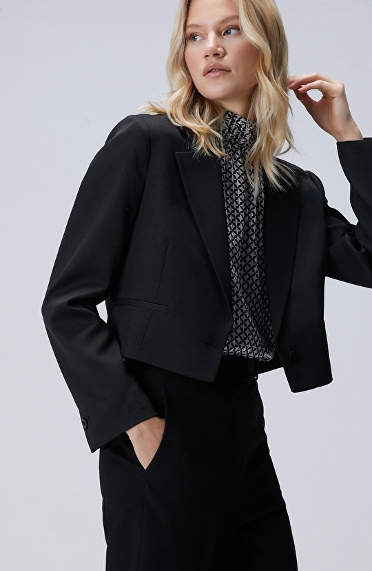 Siyah Yün Karışımlı Crop Blazer Ceket