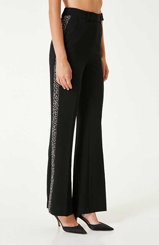 Siyah Taş Aksesuarlı Crep Pantolon