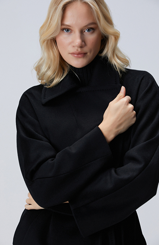 Siyah Limited Yün Manto