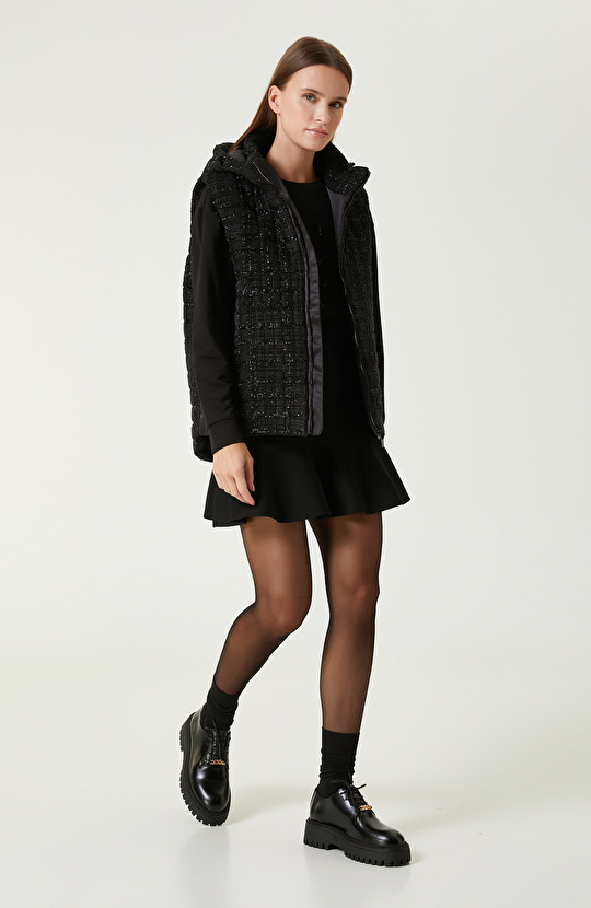 Siyah Kapüşonlu Puffer Casual Yelek