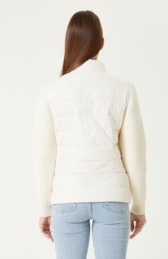 Kırık Beyaz Kolları Trikolu Puffer Mont