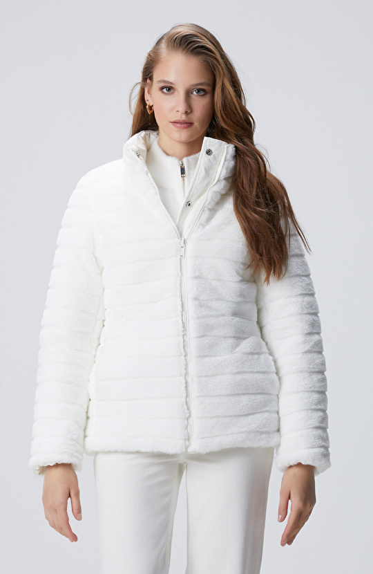 Kırık Beyaz Kapitoneli Mont