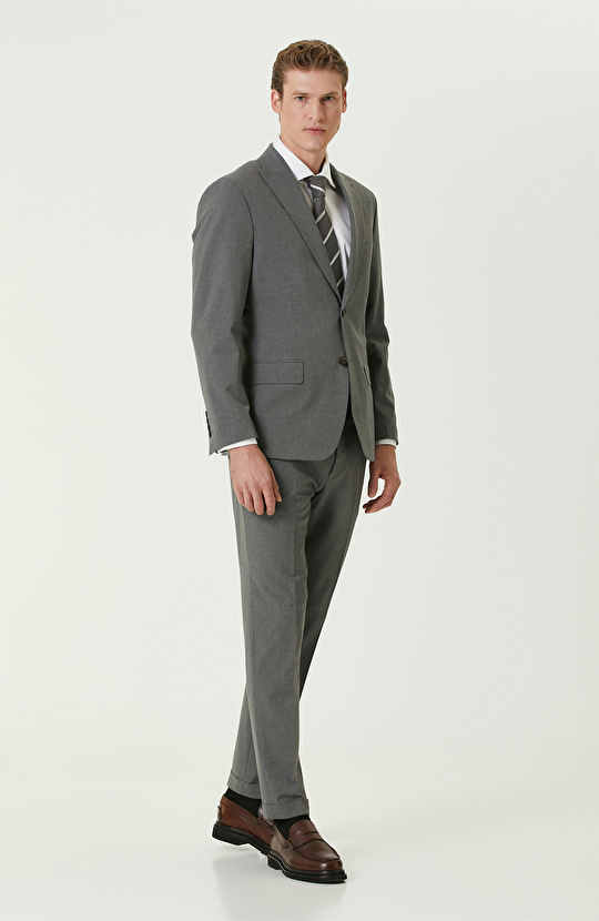 Açık Gri Çizgili Takım Elbise