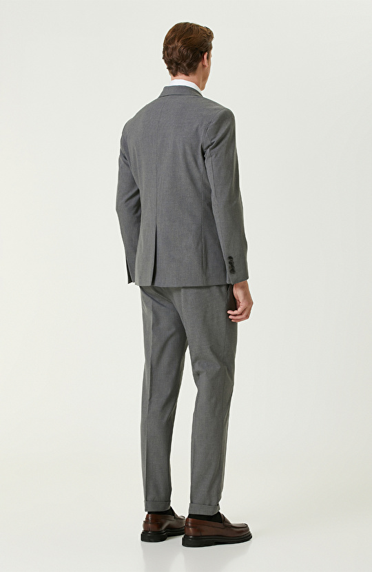 Açık Gri Çizgili Takım Elbise