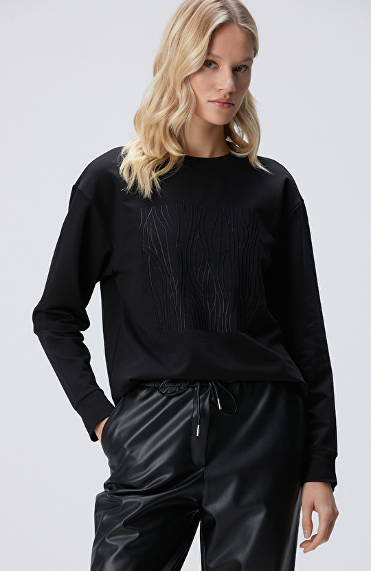 Siyah Nakışlı Sweatshirt