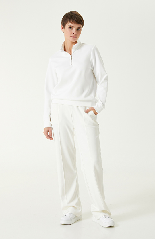 Kırık Beyaz Sweatshirt