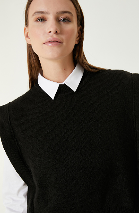 Siyah Kadın Boyunluk