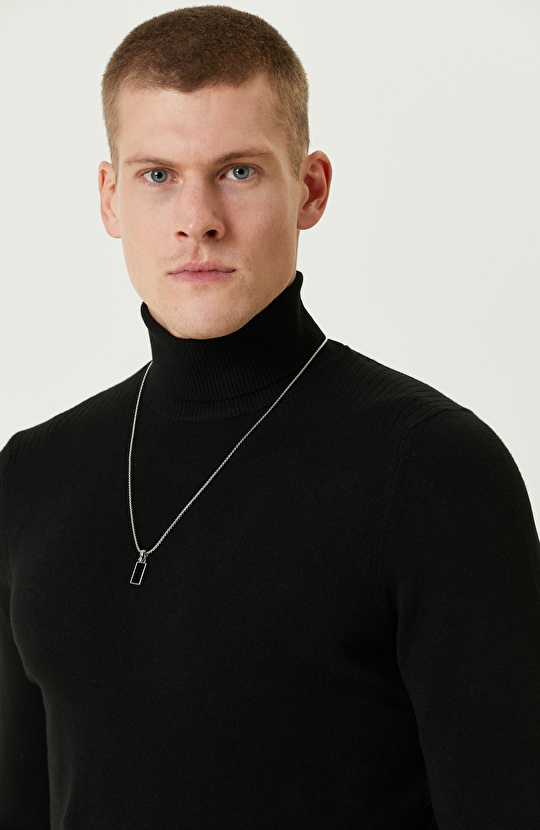 Gümüş Rengi Erkek Kolye