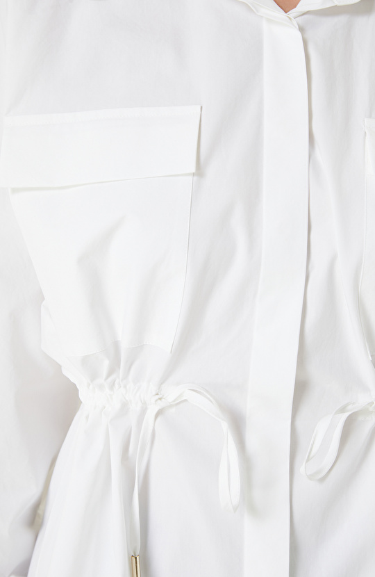 Beyaz Cep Kapaklı Gömlek