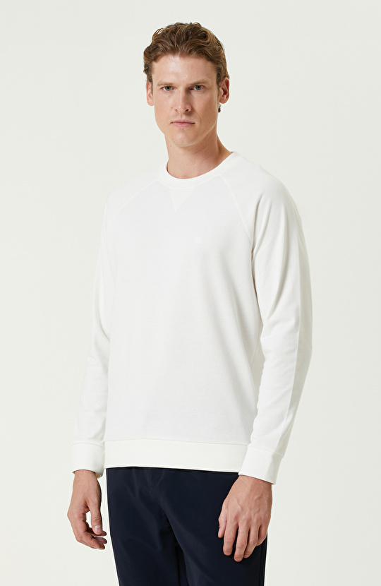 Kırık Beyaz Sweatshirt