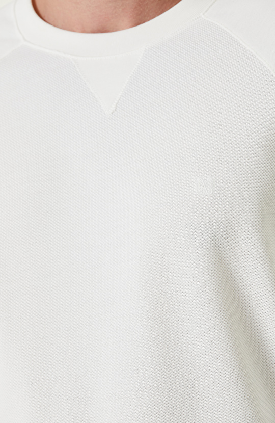 Kırık Beyaz Sweatshirt