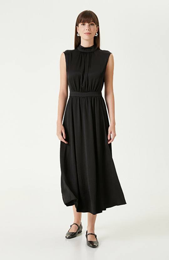 Siyah Dik Yakalı Midi Elbise