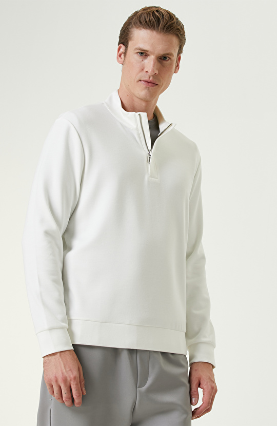 Kırık Beyaz Sweatshirt