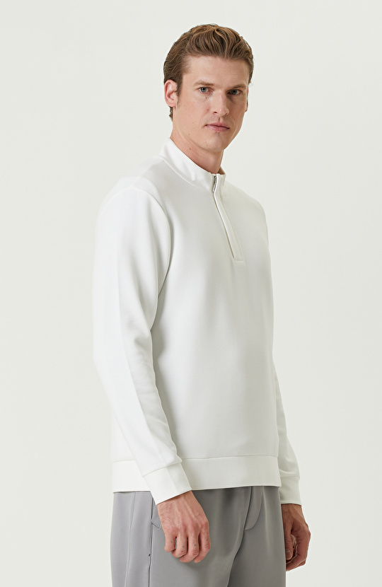 Kırık Beyaz Sweatshirt