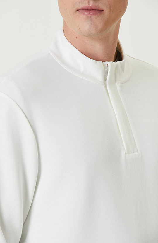 Kırık Beyaz Sweatshirt