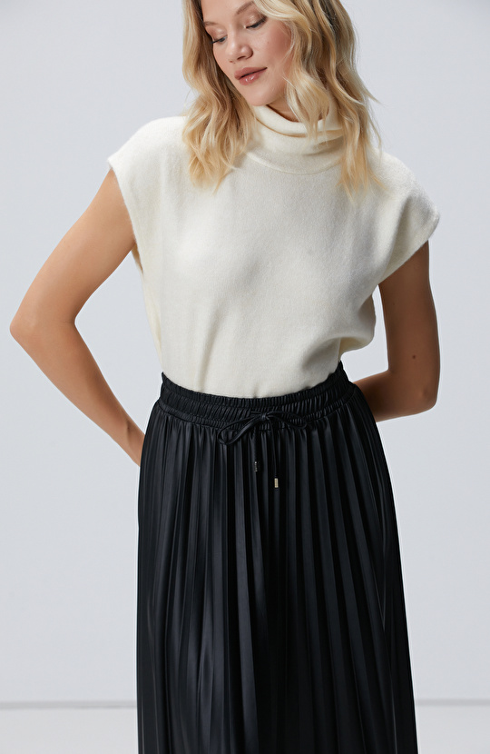 Siyah Suni Deri Etek