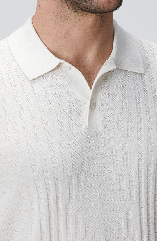 Kırık Beyaz Triko Kazak