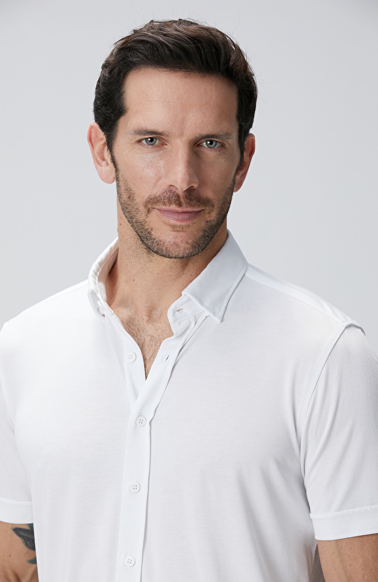 Beyaz Kısa Kol Örme Gömlek